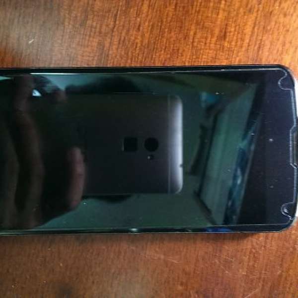 Nexus 4 美水 背玻璃有損 mon有貼冇花 touch screen一小部分位置接觸不良 $250