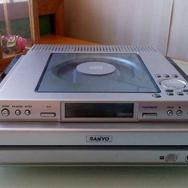 SANYO CD PLAYER AMPLIFIER DC-MCR50 CD RADIO 擴音機