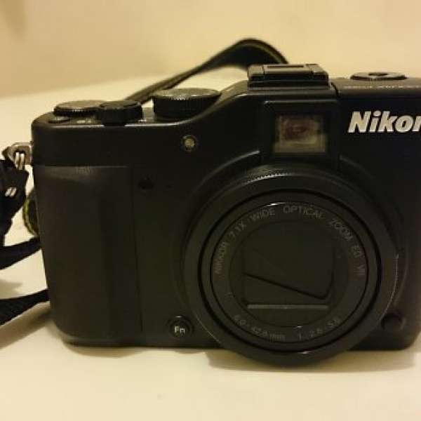 NIKON COOLPIX P7000