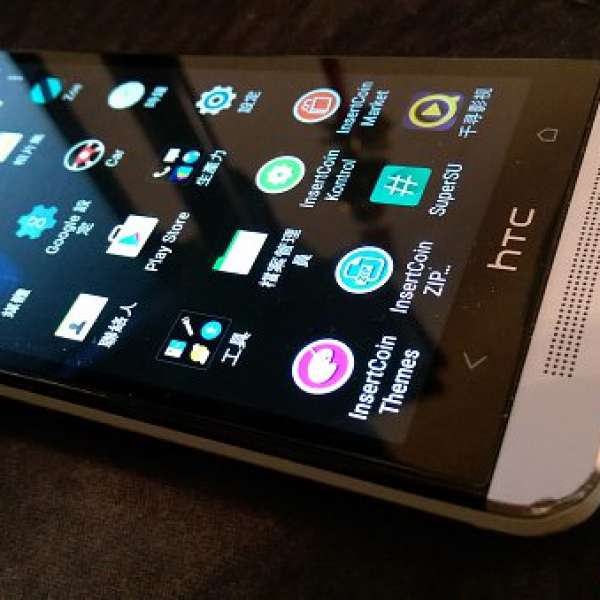 行貨 HTC ONE M7 冇紫光 有盒 (全新玻璃貼)