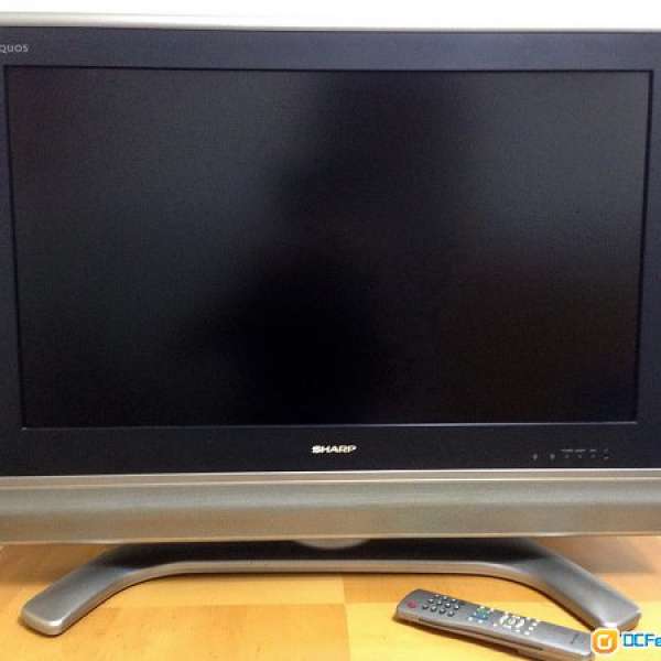 Sharp 32吋LCD TV 有底座有搖控