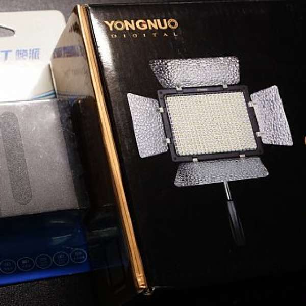 永樂錄像燈 Yongnuo Video Light YN300II with 2 Batteries Set
