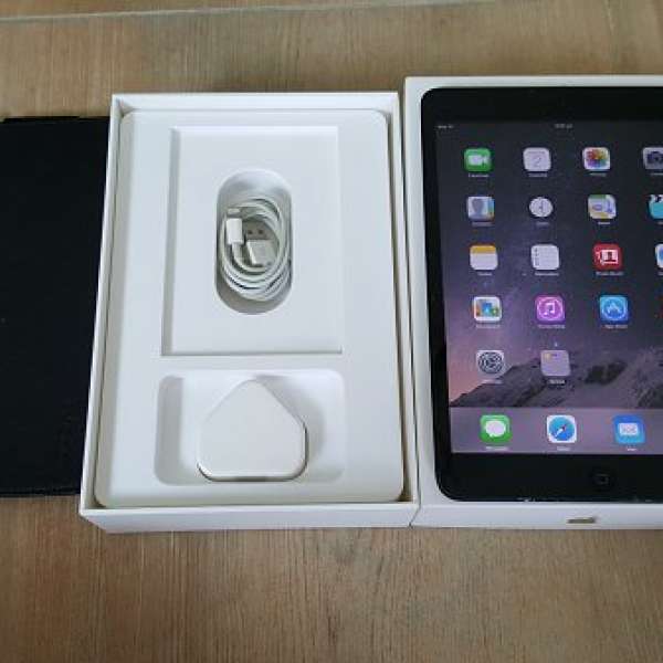iPad mini 1 64gb wifi version boxed, 100% work, scratches to sides