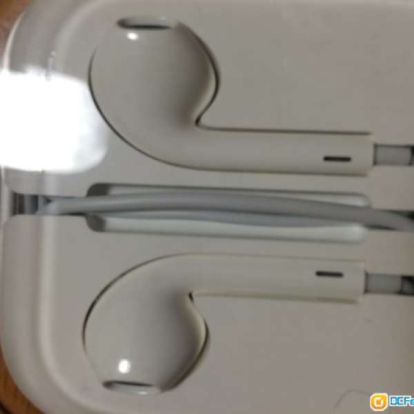 二手 Apple EarPods 配備遙控及麥克風