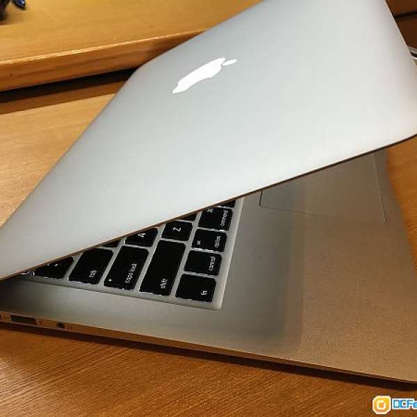 99％ New MacBook Air (13-inch, Mid 2013)