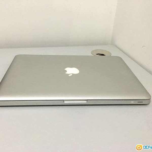 MacBook pro (13-inch, Early 2011) 85% new 邊有花