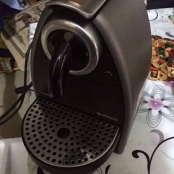 85%新 Nespresso  膠囊 咖啡機 一個