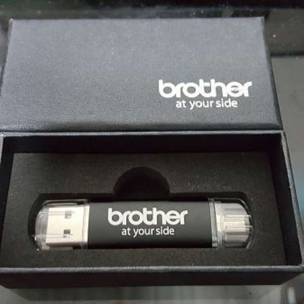 全新 32 GB Brother OTG USB