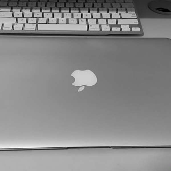 MacBook Air (13-inch, Mid 2013) / i5 / 8G ram / 128G ssd / 問題機