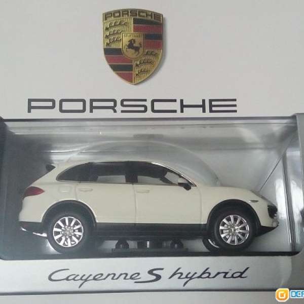 1:43 Minichamps PMA Model Porsche Cayenne S Hybrid 4WD Pearl White