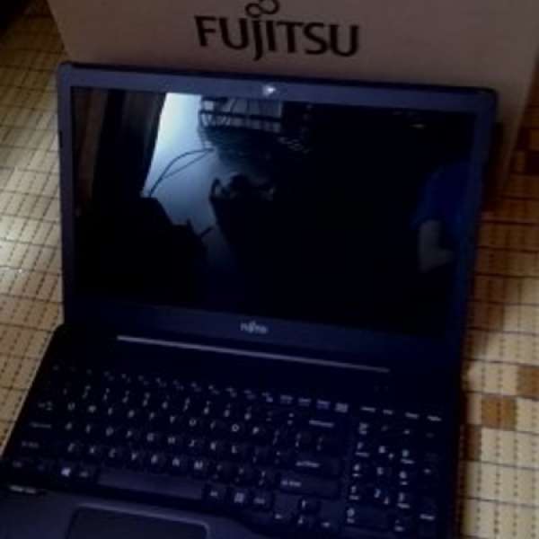 Fujitsu 100%全新 15.6寸手提電腦 4g ram 500g HDD