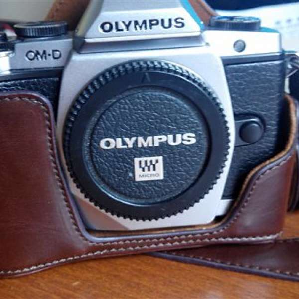 Olympus EM5 E-M5 EM10 Leather base case皮套底座+連帶