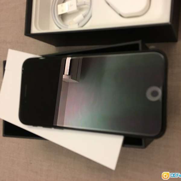 給用家- iPhone 7 128gb jet black IFC行貨oct 2 激活 送清水殼一個