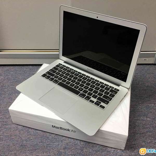 99%極新 Macbook Air 13" Early 2014