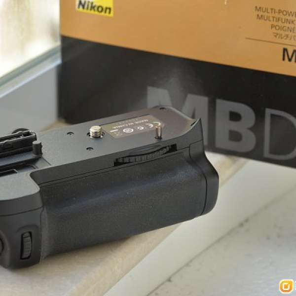 Nikon D7000用 原厰 MB-D11 直倒手柄 只有AA電池盒