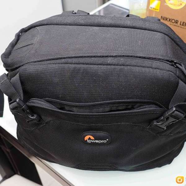 Lowepro Inverse 200 AW 相機袋