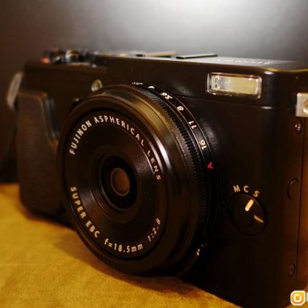 99%新淨 Fujifilm X70 黑色行貨