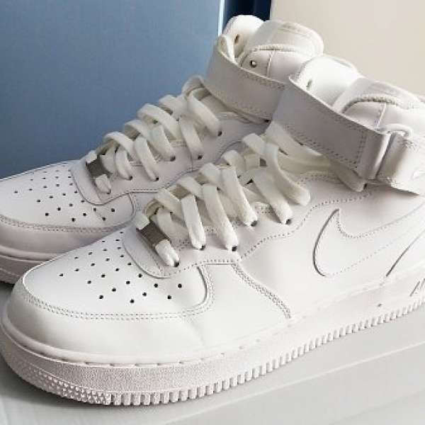 95% New Nike Air Force 1 Mid '07 (US9.5)