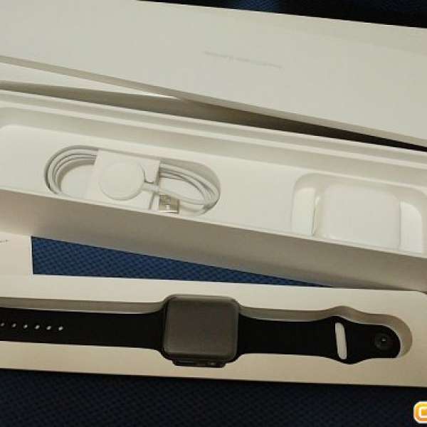 啞黑99.9% 第二代 Apple Watch Series 2 防水 購自Apple 有收據保養