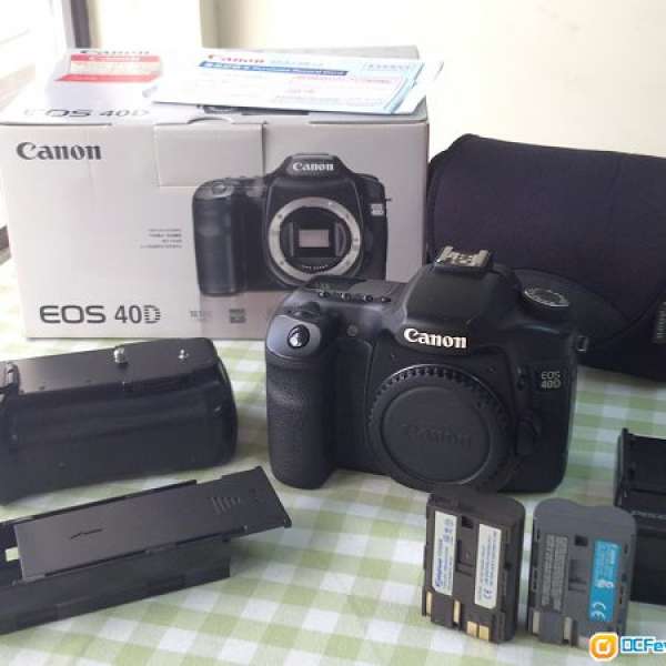 Canon EOS 40D 跟副廠直倒連AA電池盒