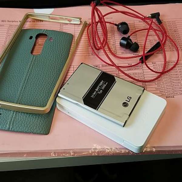 LG G4 case, earphone, battery and battery charger