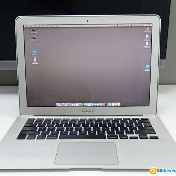 Apple Macbook Air 13" late 2010, 128Gb SSD, 4Gb ram
