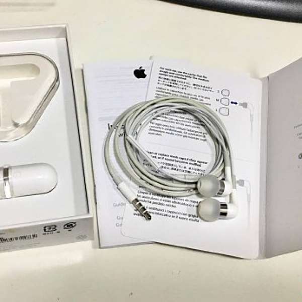 Apple In-Ear Headphones with Remote and Mic 雙動鐵單元入耳式耳機