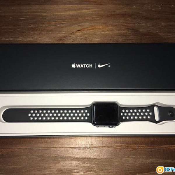 Apple Watch Series 2 Nike+ 42mm 太空灰