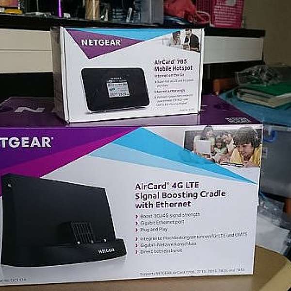 100% NEW NETGEAR 785S 4GLTE Mobile Hotspot w/ 95% NEW Signal Boosting