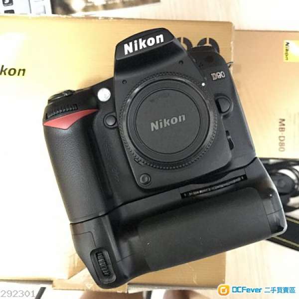 Nikon D90 body and MB-D80