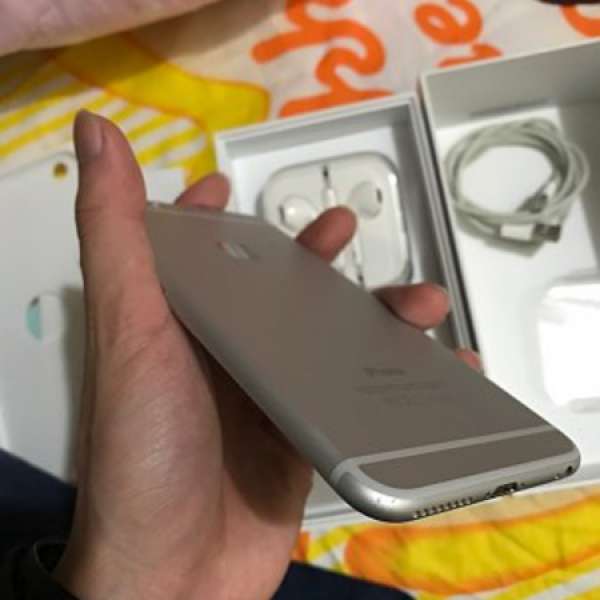 9成新 iPhone 6 Plus 64gb 銀色 ¥3100
