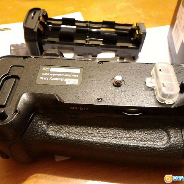 99% New Pixel Vertax D17 Battery Grip for Nikon D500