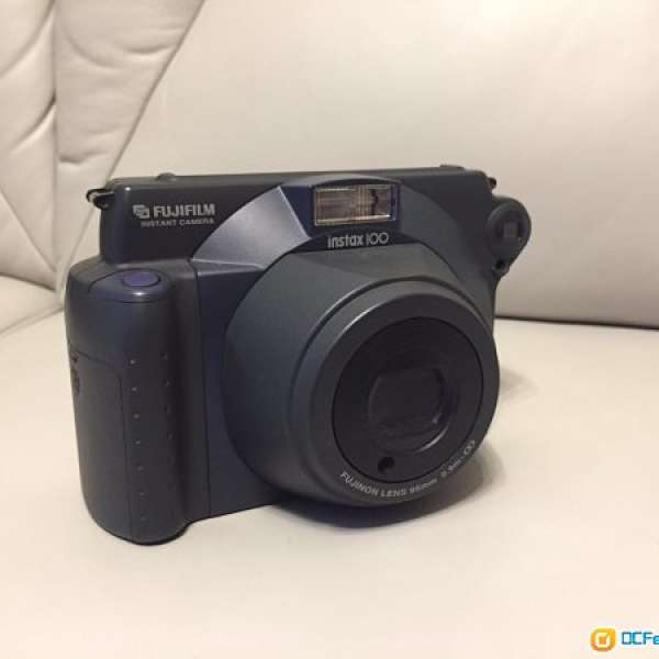 Fujifilm Instax100, instant film camera