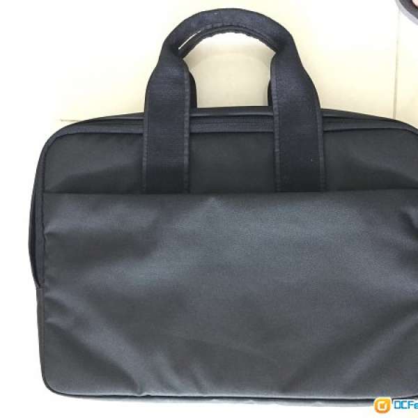98.65% new Côte and ciel laptop bag with shoulder strap