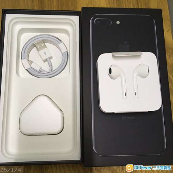 iPhone 7 plus 全套配件 EarPods, Lightning 連接線, 耳筒插口轉換器, 5W USB
