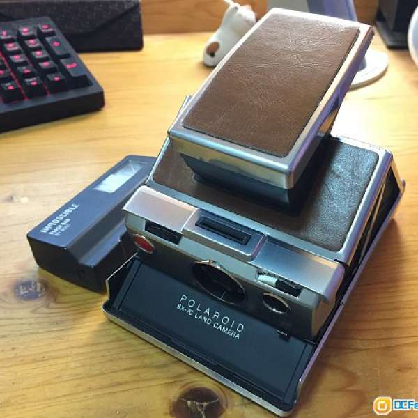 Polaroid SX-70 Original (Brown) + Impossible flash bar 寶麗來 即影即有