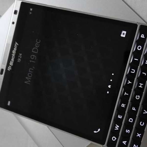 8 成新Blackberry passport sliver edition