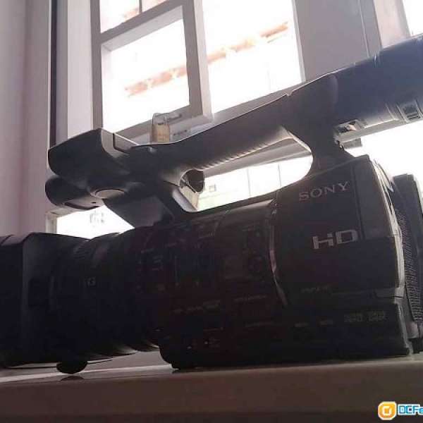 Sony HDR-AX2000 video camera