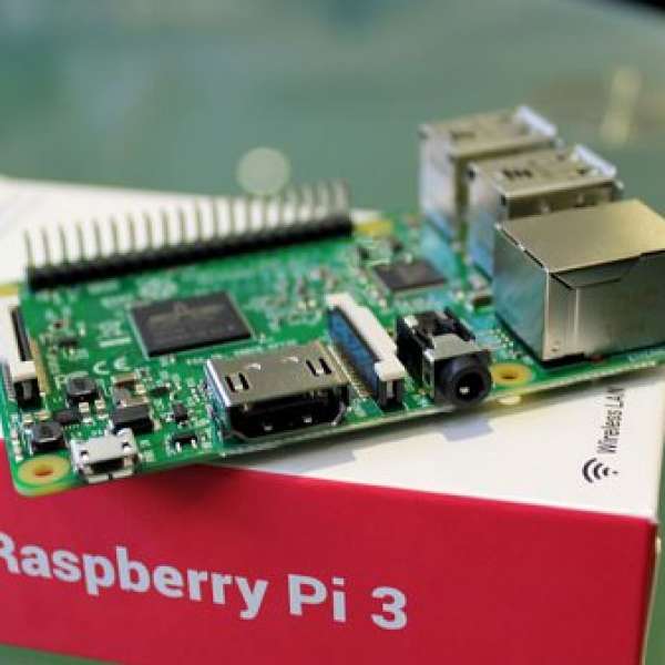 全新 Raspberry Pi 3 Model B + Case