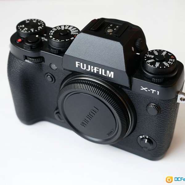 Fujifilm X-T1 camera, complete set, 3 x batteries, clean, 100% working