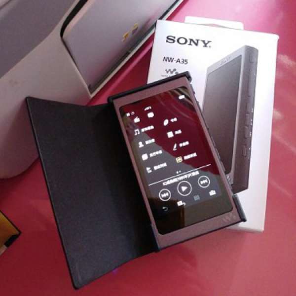 Sony NW- A35 WALKMAN 連原裝揭蓋黑色皮套