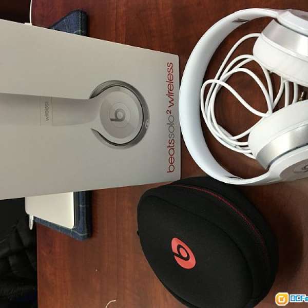 99.9% New Beats Solo2 Wireless BT by dr. dre.