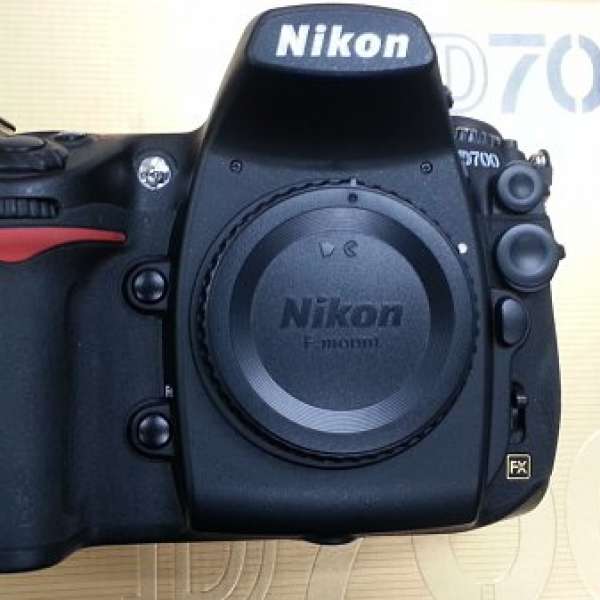 Nikon D700 淨機身 (99%新，快門次數 2627， 2 原廠電)