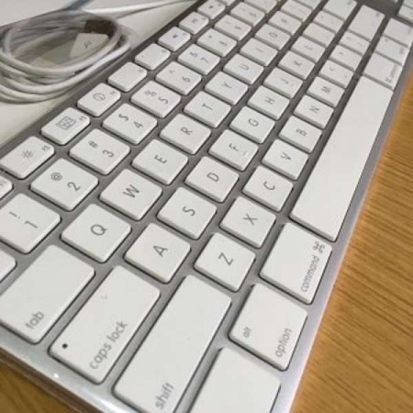 原裝Apple Keyboard with Numeric Keypad - English (USA) MB110LL/A