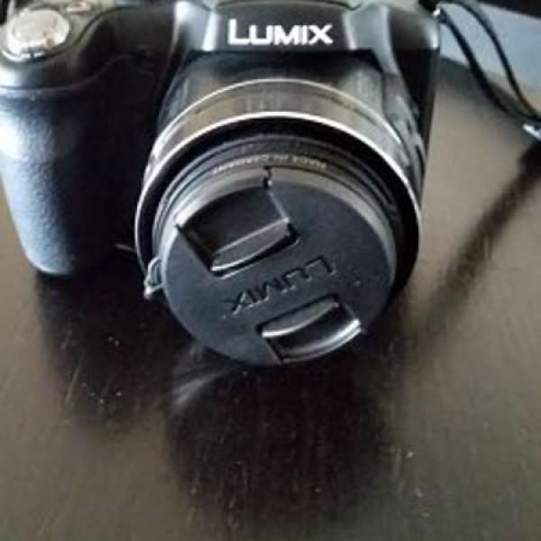 Lumix FZ200