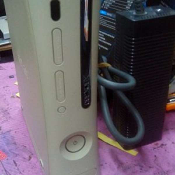 XBOX360 沒硬盤 連火牛，火牛不著，機不知好壞