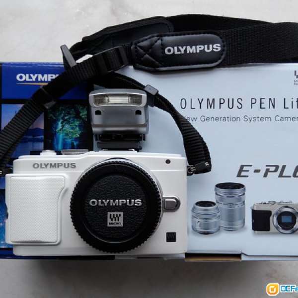 98%新 行貨 剛過保 Olympus e-pl6 epl6 epl-6 機身 body 白色