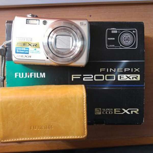 <抵玩相機DC> Fujifilm FinePix F200 EXR CCD數碼相機