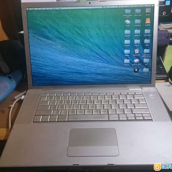 Apple MacBook Pro (15-inch, Late 2008) 2.4GHz MacBook Pro (MB470LL/A)