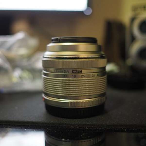 Olympus M.ZUIKO DIGITAL 14-42mm F3.5-5.6 II R - 99% New Silver